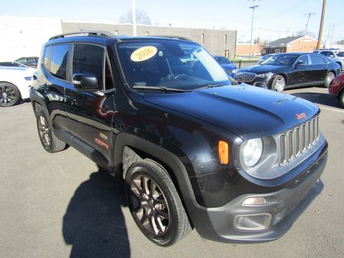 Used 2016 Jeep Renegade 75th Anniversary image 4