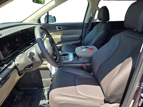 New 2026 Kia Carnival EX FWD image 18