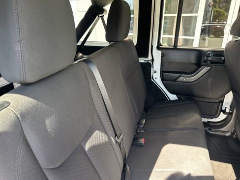 Used 2017 Jeep Wrangler Unlimited Sport w/ Quick Order Package 24S AWD/4WD image 22