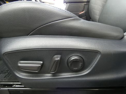 Used 2025 Toyota Tacoma TRD Off-Road w/ TRD Off Road Premium Package image 52