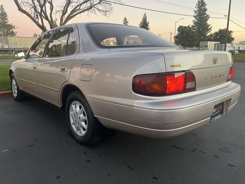 Used 1995 Toyota Camry XLE image 10