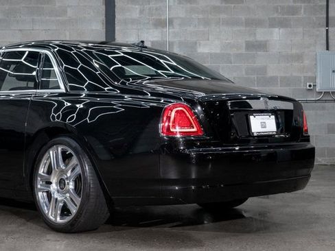 Used 2016 Rolls-Royce Ghost image 36