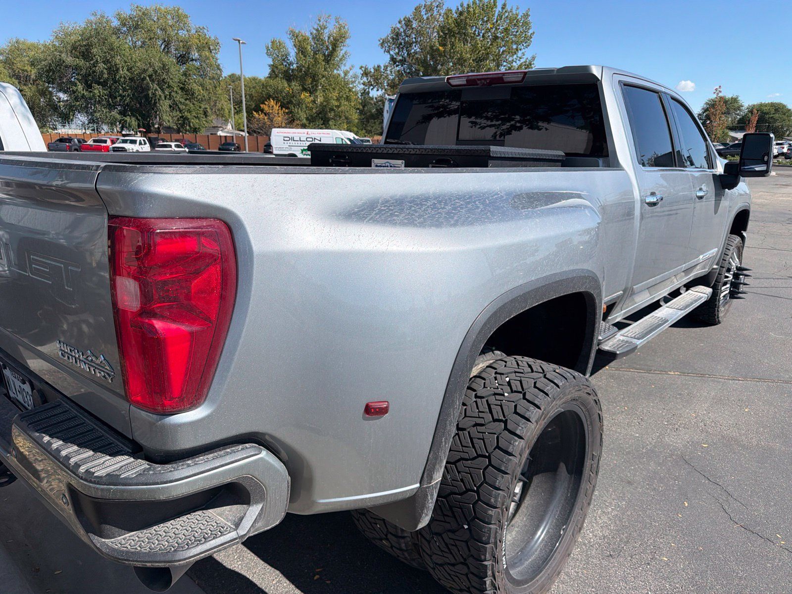 Used 2025 Chevrolet Silverado 3500 High Country w/ High Country Premium Package AWD/4WD image 3