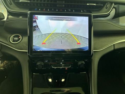 Used 2023 Jeep Grand Cherokee 4WD 4xe image 22