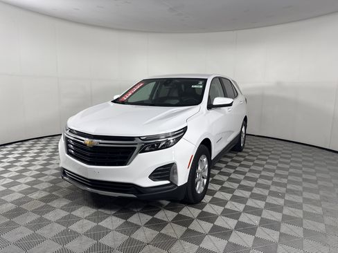 Used 2022 Chevrolet Equinox LT image 1