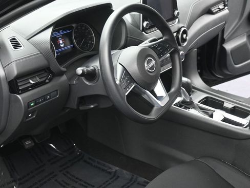 Certified 2025 Nissan Sentra SV image 7