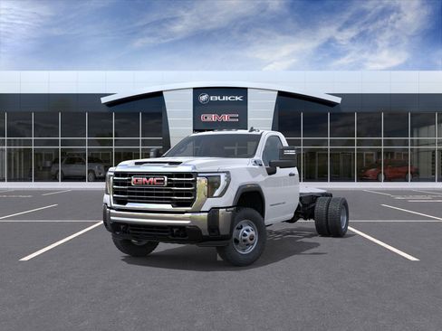 New 2025 GMC Sierra 3500 Pro w/ Convenience Package AWD/4WD image 8