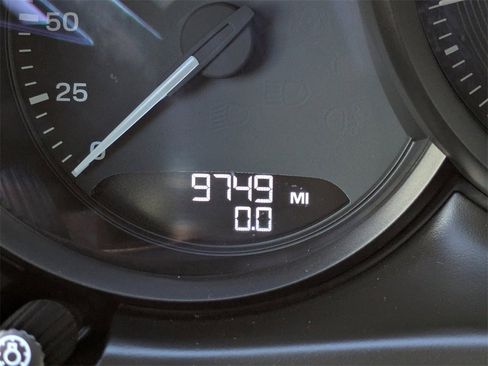 Used 2025 Porsche Macan Base image 29