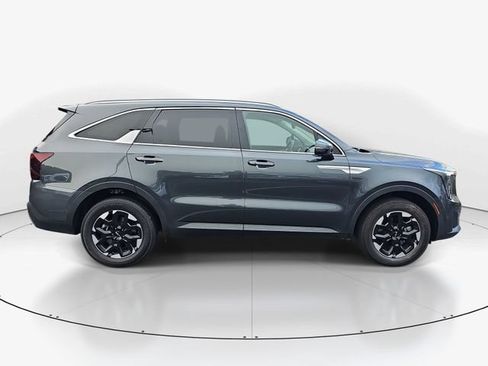 Used 2024 Kia Sorento S AWD/4WD image 2