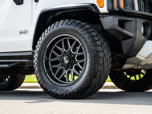 Used 2009 HUMMER H3 Alpha image 52