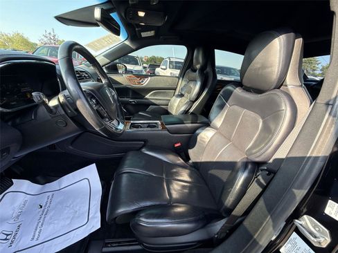 Used 2019 Lincoln Continental Select w/ Continental Climate Package AWD/4WD image 14