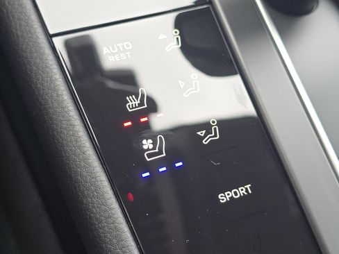 New 2026 Porsche Macan image 24