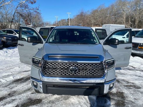 Used 2020 Toyota Tundra SR5 w/ TRD Off-Road Package image 29