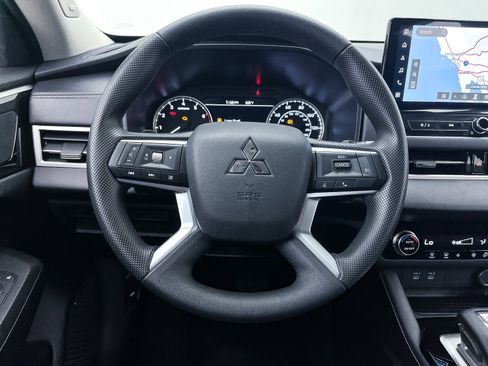 New 2025 Mitsubishi Outlander ES image 21