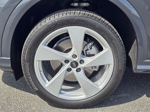 Certified 2025 Audi Q5 Premium w/ Premium Plus AWD/4WD image 8