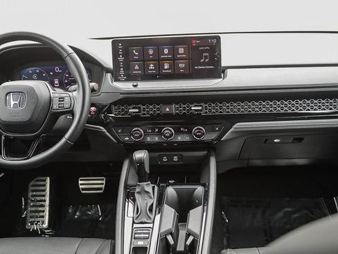 Used 2025 Honda Accord Sport image 13