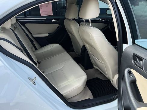 Used 2016 Volkswagen Jetta SEL FWD image 30