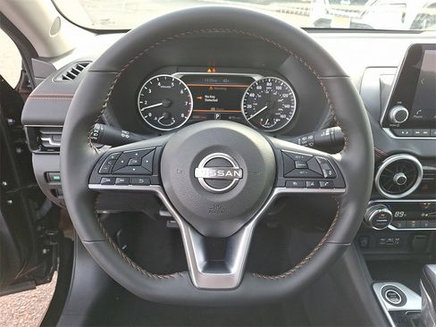 Used 2025 Nissan Sentra SR image 19