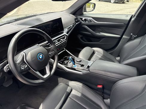 Used 2022 BMW i4 eDrive40 RWD image 9