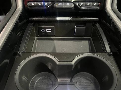 Used 2023 GMC Yukon Denali AWD/4WD image 18