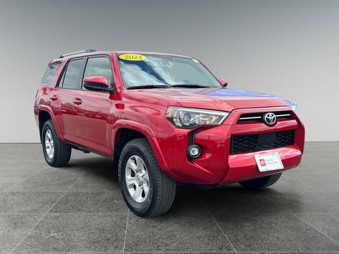 Used 2024 Toyota 4Runner SR5 AWD/4WD image 8