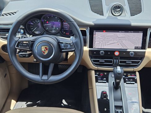 Certified 2026 Porsche Macan AWD/4WD image 26