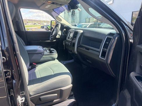 Used 2016 RAM 3500 Tradesman w/ Chrome Appearance Group AWD/4WD image 13