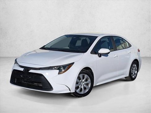Used 2023 Toyota Corolla LE image 1