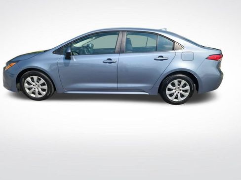 Used 2023 Toyota Corolla LE FWD image 2
