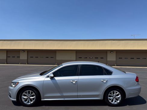 Used 2016 Volkswagen Passat 1.8T S FWD image 4