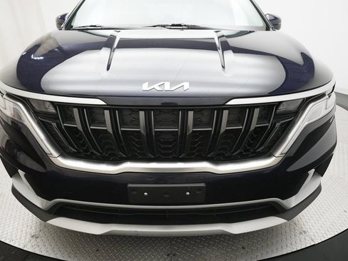 Certified 2024 Kia Carnival LX image 22