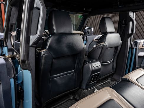 Used 2023 Ford Bronco Wildtrak image 35