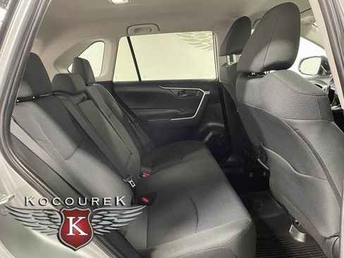 Used 2022 Toyota RAV4 LE AWD/4WD image 21