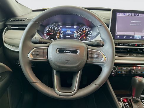 Used 2025 Jeep Compass Limited AWD/4WD image 18