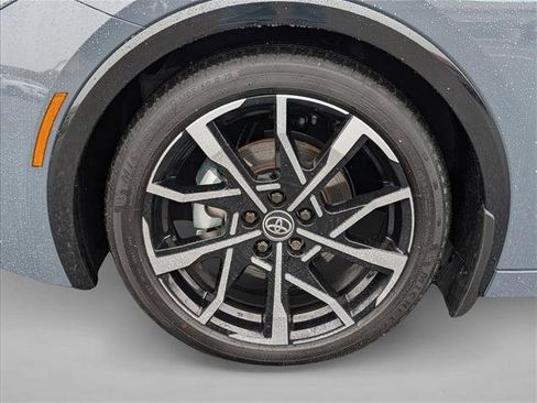 Used 2025 Toyota Prius Plug-In Hybrid image 21