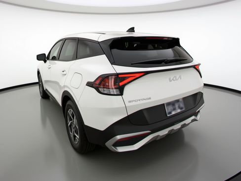 Used 2025 Kia Sportage LX image 6