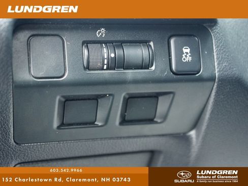 Used 2017 Subaru Crosstrek 2.0i Premium AWD/4WD image 11