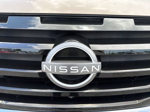 Certified 2024 Nissan Pathfinder Platinum FWD image 9