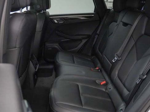 New 2026 Porsche Macan S image 18
