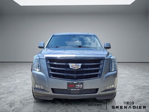 Used 2020 Cadillac Escalade Premium Luxury w/ Escalade Sport Edition AWD/4WD image 3