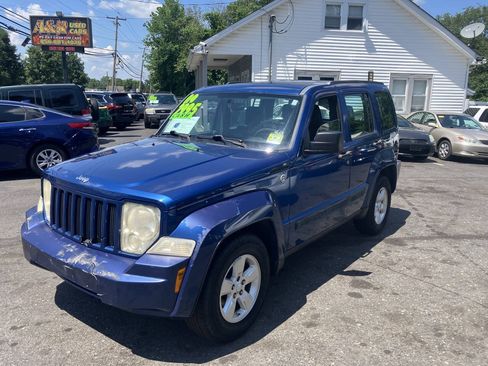 Used 2009 Jeep Liberty Sport AWD/4WD image 3