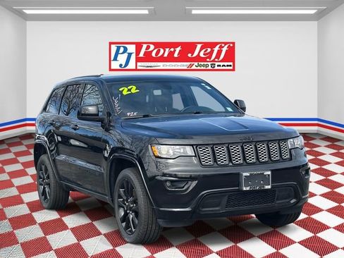 Certified 2022 Jeep Grand Cherokee Laredo X image 2
