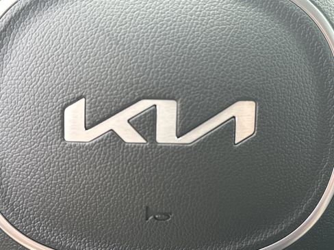 New 2026 Kia Carnival EX FWD image 24