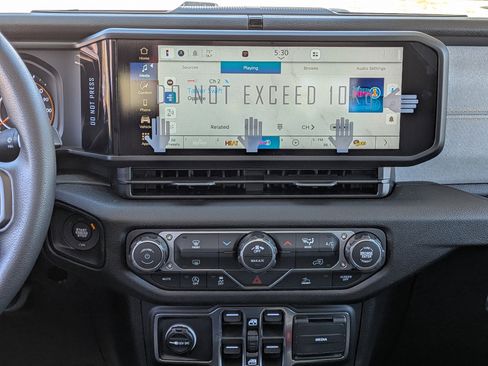 New 2026 Jeep Gladiator Sport image 17