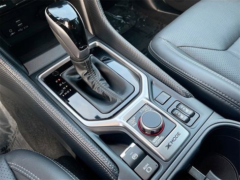 Used 2024 Subaru Forester Limited image 17