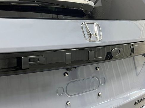 New 2026 Honda Pilot Black Edition image 7
