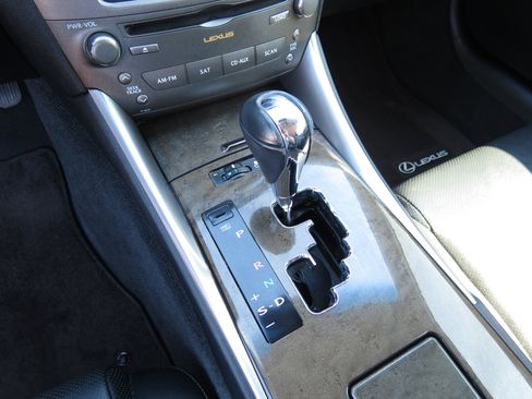 Used 2010 Lexus IS 250C image 21