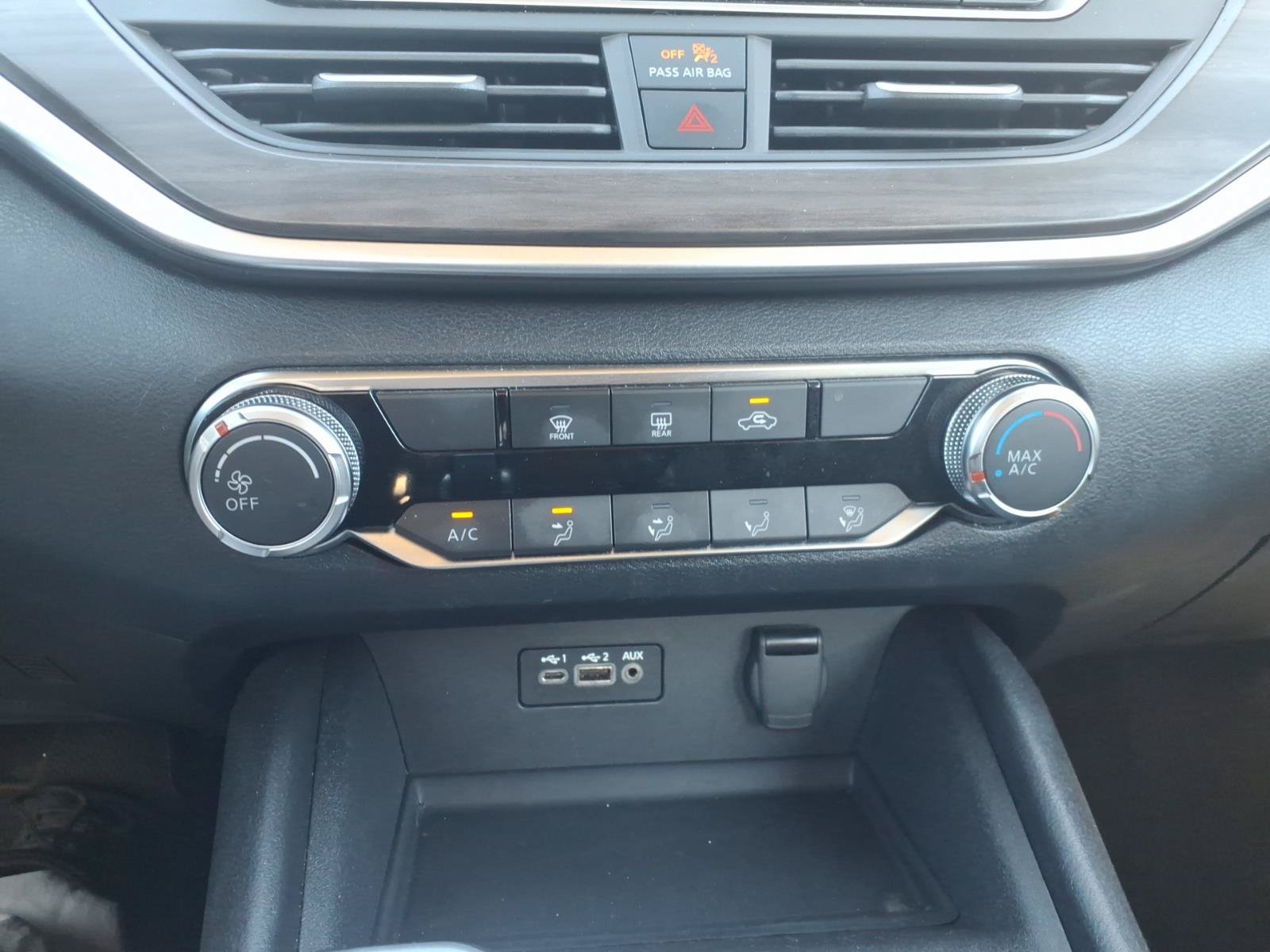 Used 2025 Nissan Altima 2.5 SV FWD image 24