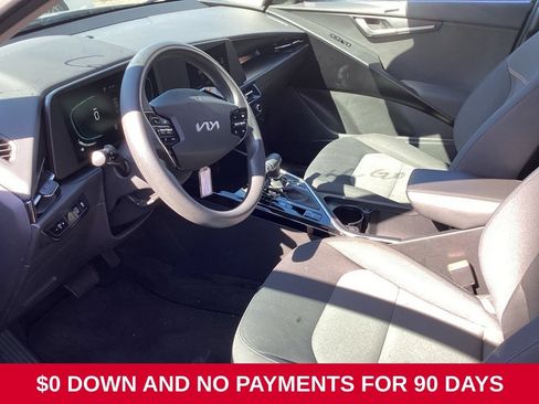 Used 2025 Kia Niro LX FWD image 5