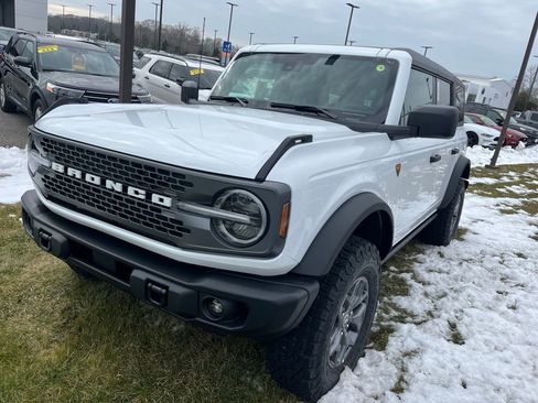 New 2025 Ford Bronco Badlands image 4